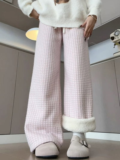 Pantalón con corderito cuadril rosa