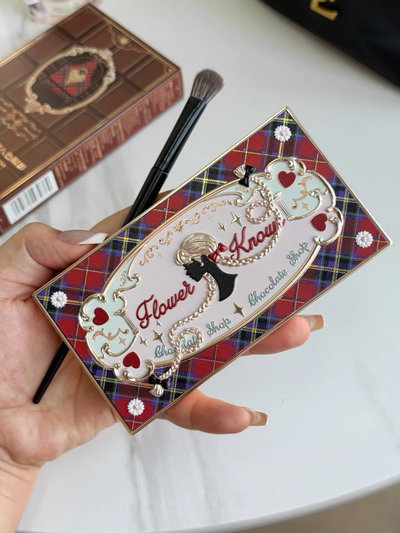 Flower knows | chocolate shop series eight-color eyeshadow palette 