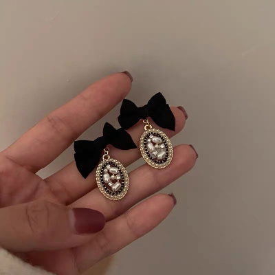 Arete aterciopelado estilo vintage 