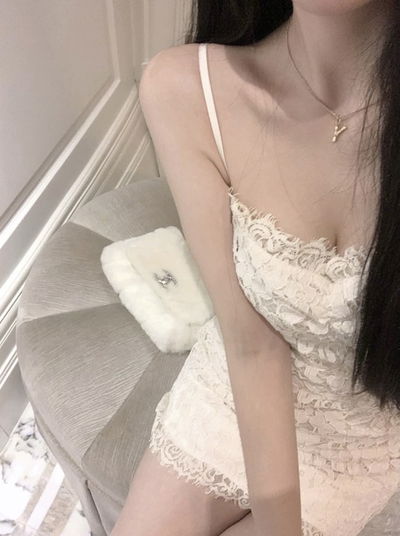 Vestido de encaje + saquito 
