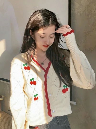 Sweater cherry