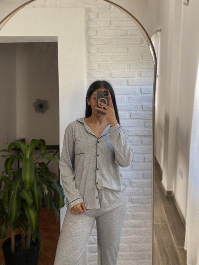 Pijama camisero gris