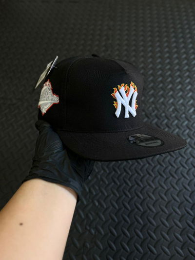 Gorra Cerrada NY Flama
