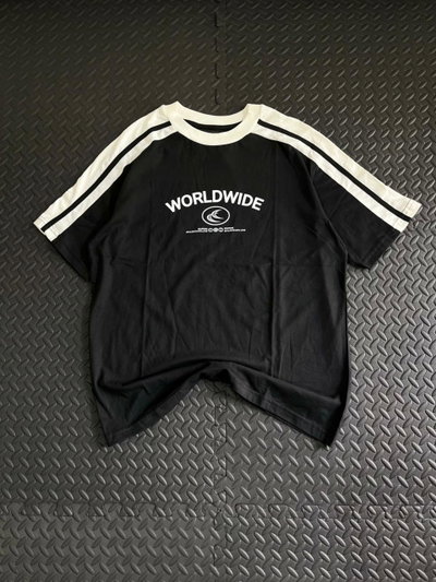 Remera Oversize Negra Con Rayas Worldwide 
