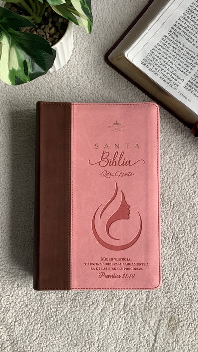 Biblia reina valera 1960 letra gigante cierrr Mujer Virtuosa