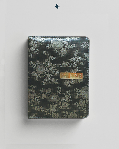 Biblia de Flores Plateada con Zíper RVR1960