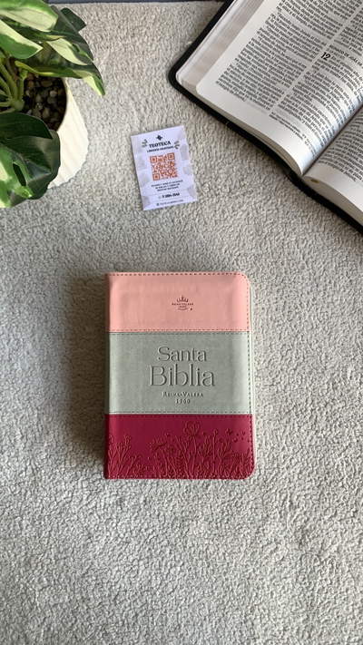 Biblia de bolsillo cierre rosa canto dorado 14 x 11