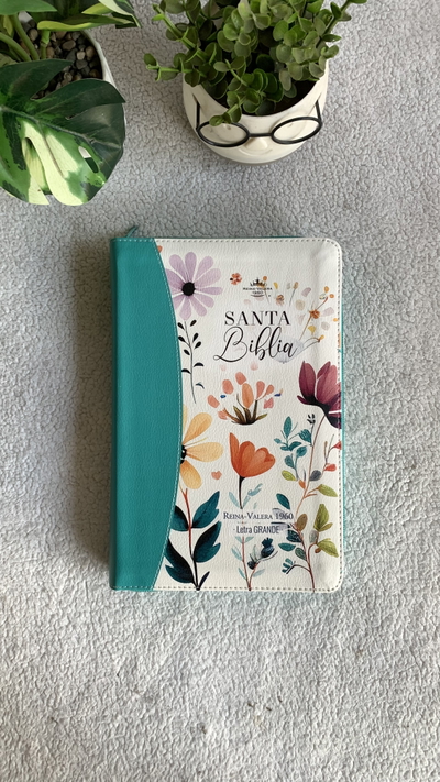 Biblia Reina Valera letra 12 puntos flores celeste