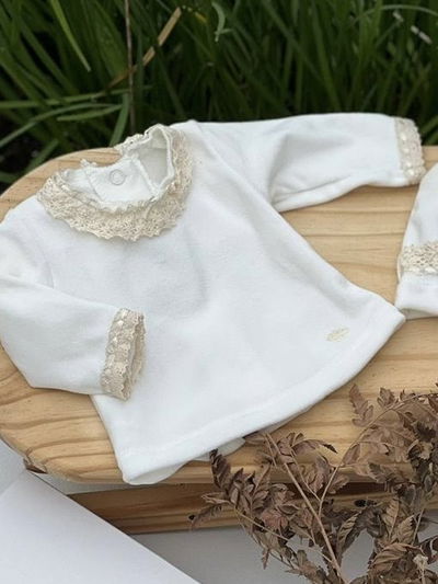 Ajuar Plush Natural c/puntilla