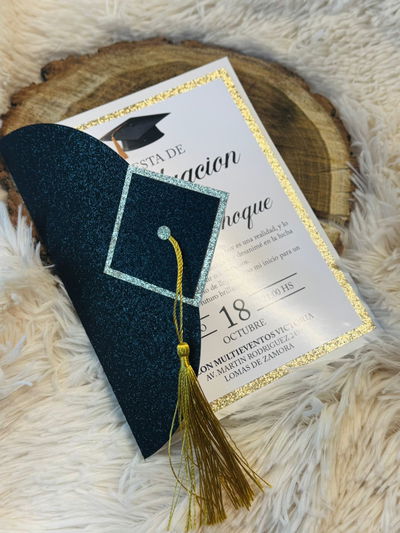 Invitación de Graduación con Borla