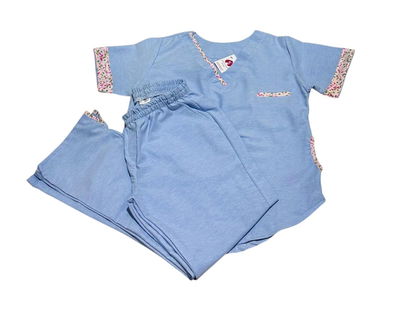 Ambo Modelo Paloma. Tela Oxford  -  Pantalon con Tajo