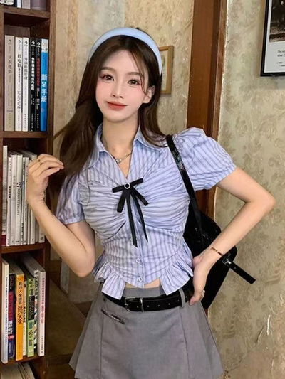 Estilo colegial celeste (sin moño y sin cinturon)