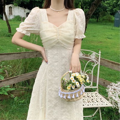Vestido crema elegante 