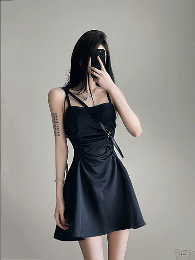 Vestido tirante negro chic