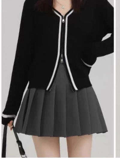 Pollera gris tipo escolar