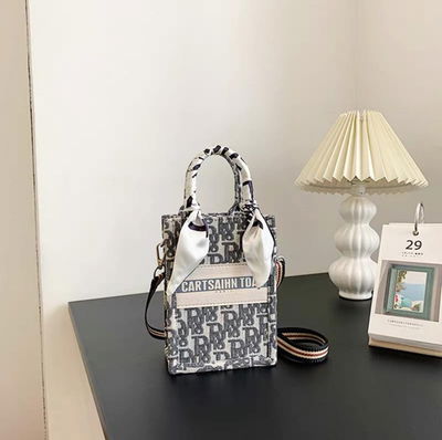 Bolso gris chiquito chic 