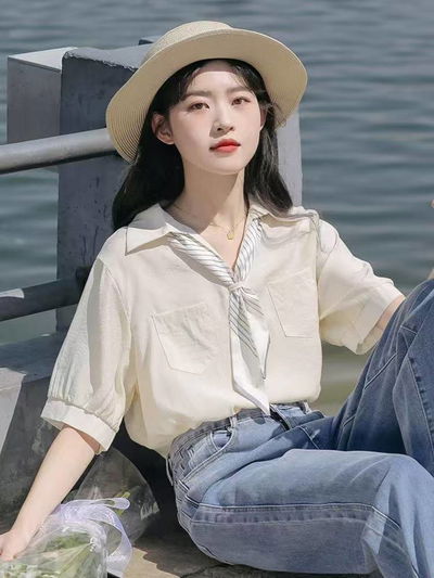 Blusa con pañuelo 