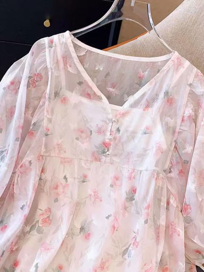 Blusa rosa con flores