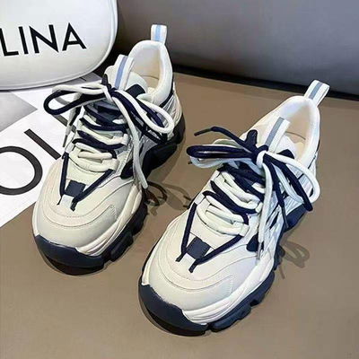 zapatillas con plataforma detalles azul marino