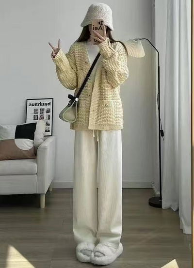 Pantalon crema comodo