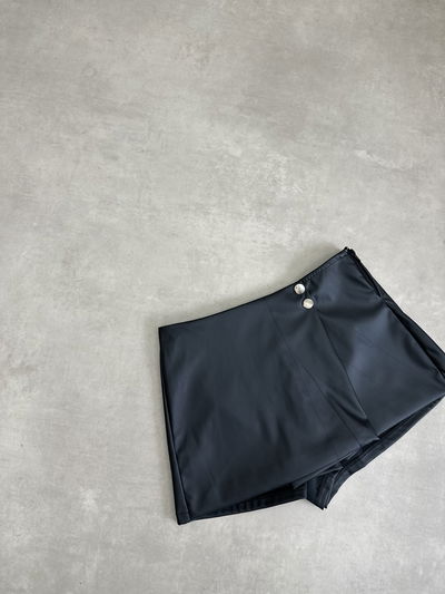 MINISHORT REVEAL