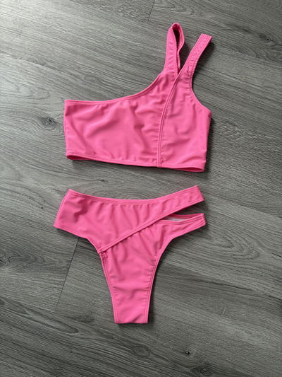 Bikini Hanna