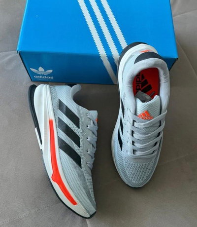 ADIDAS SUPERNOVA