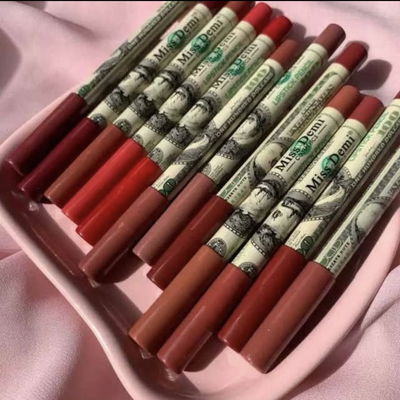 Delineador de labios Miss Demi dólar