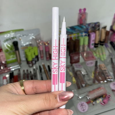 Delineador en fibra blanco