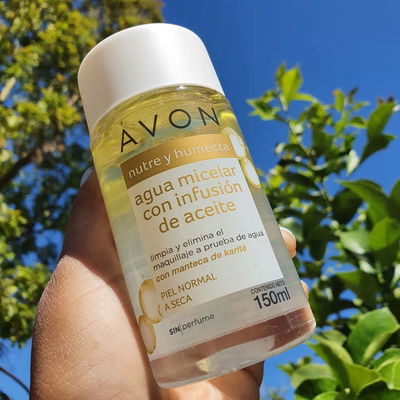 Agua Micelar con infusión de aceite Avon 