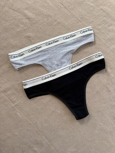 DOCENA Calvin Klein Less