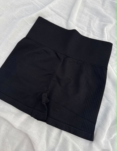 Short Seamless Noruega Negro (con frunce)