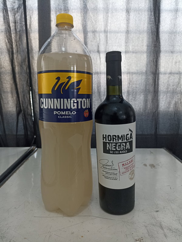 Combo Vino Hormiga Negra + Cunnington Pomelo 2,25L