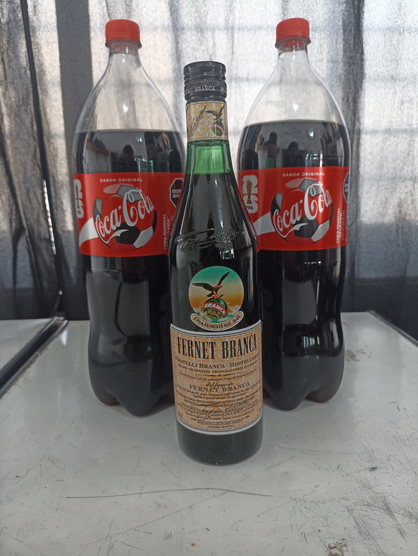 Combo Fernet Branca 750 + 2 Coca-Cola 2,25L