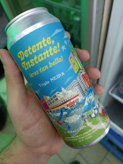 Cerveza Strange Detente, instante! Triple Neipa Lata 473ml