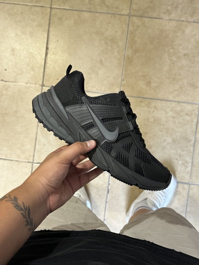 Nike V2K "Total Black"