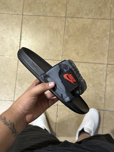 Nike Adjust "Negro Camuflado"