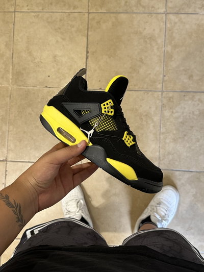 Nike Jordan Retro 4 "Thunder"