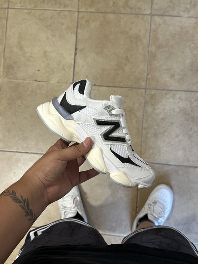 New Balance 9060 "Blanco - Negro"