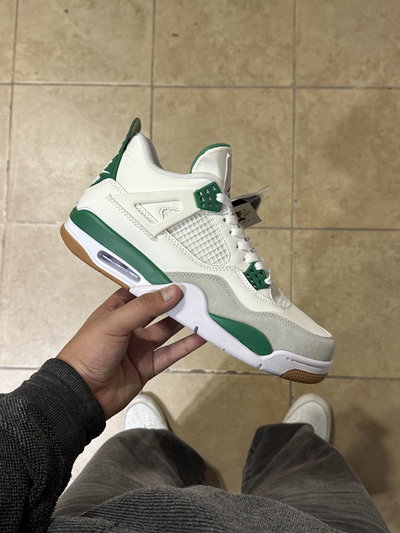 Air Jordan 4 Retro TOP QUALITY "Pine Green"