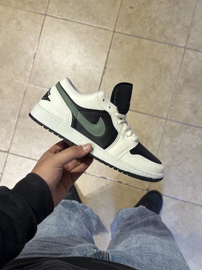 Nike Jordan Low "Oliva"