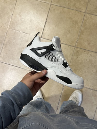 Nike Jordan Retro 4 "Military Black"