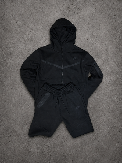 Conjunto Nike Tech "Negro"