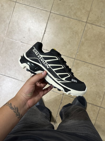 Salomón XT-4 "Negro"
