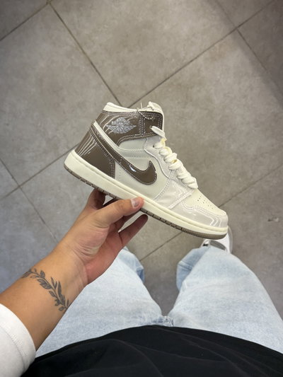 Nike Air Jordan 1 High "Charol Marrón"