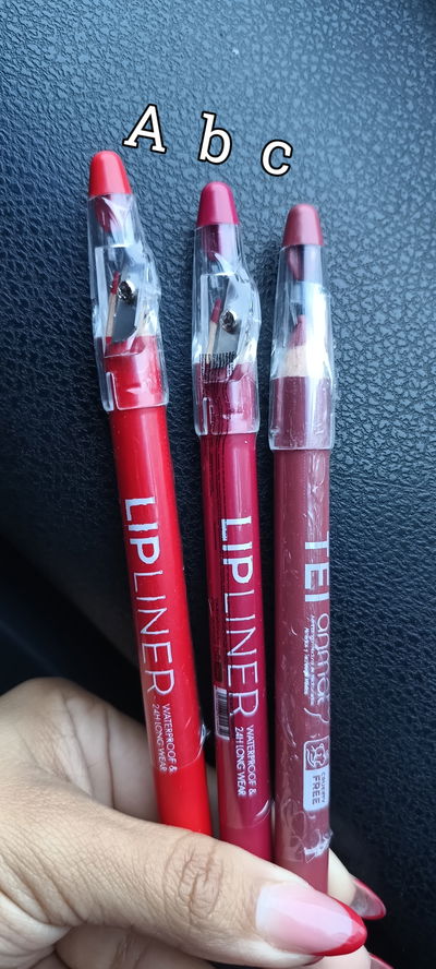 Lápiz delineador de labios sacapunta