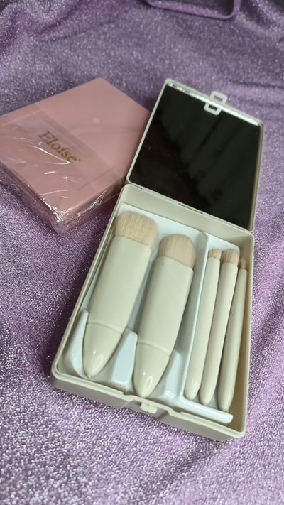 Brochas en caja con espejo set x5 Eloise