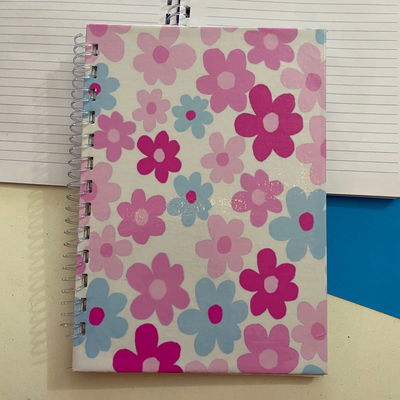 Cuaderno A5/50 hojas rayadas - Tapa de Flores