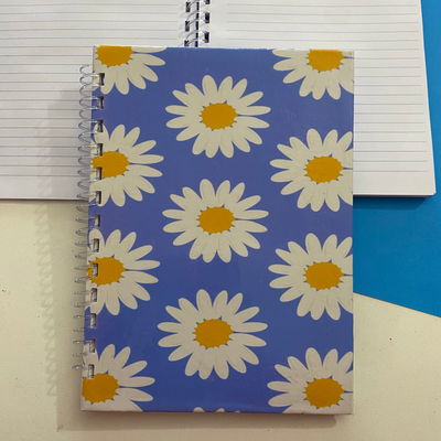 Cuaderno A5/50 hojas rayadas - Tapa Margaritas Lila 
