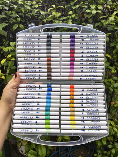 Marcadores acrílicos x48 en caja